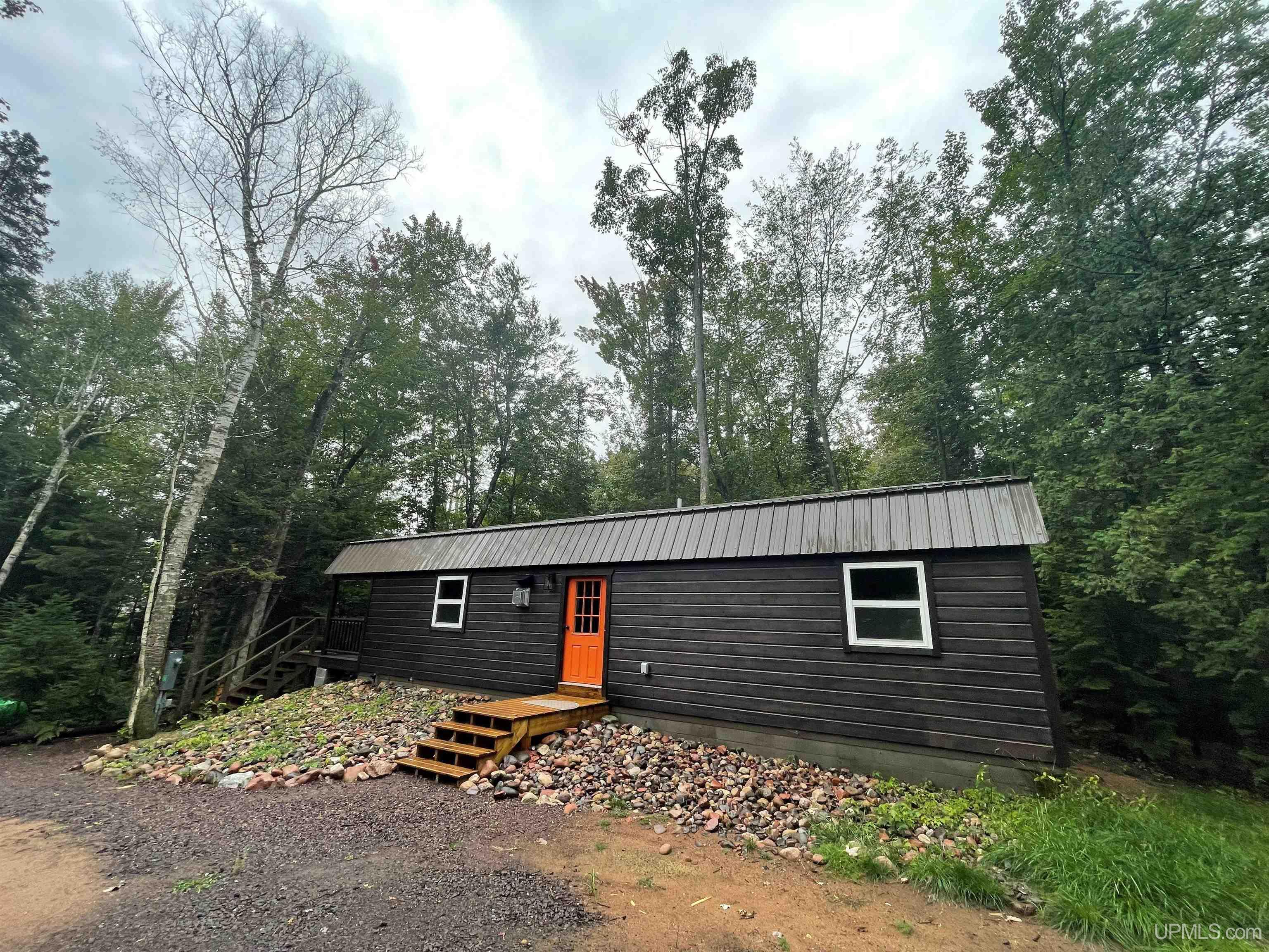 26950-26881 East Grosse Point Road Hancock, MI 49930 - Photo 2 of 23