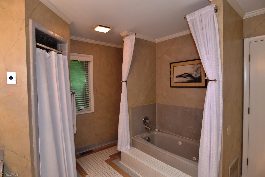 6903 Ridge Haven Road Greensboro, NC 27410 - Photo 11 of 27 Master Bath