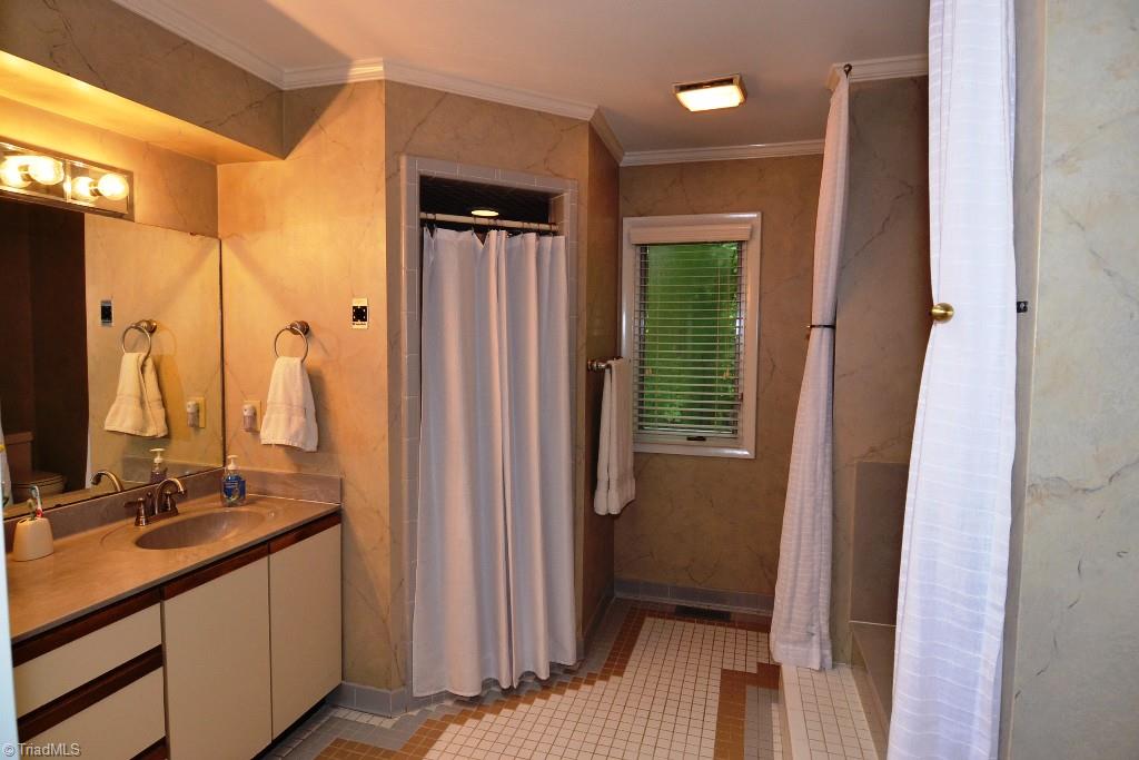6903 Ridge Haven Road Greensboro, NC 27410 - Photo 12 of 27 Master Bath
