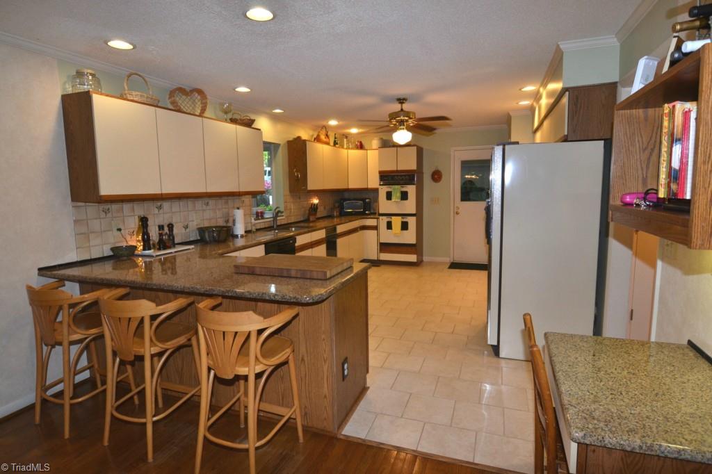6903 Ridge Haven Road Greensboro, NC 27410 - Photo 6 of 27 Kitchen