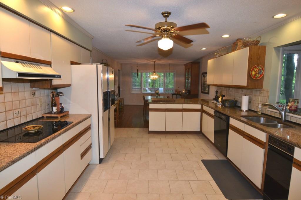 6903 Ridge Haven Road Greensboro, NC 27410 - Photo 7 of 27 Kitchen