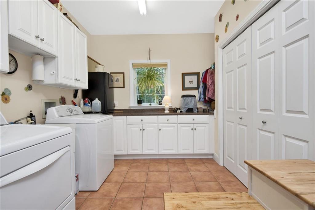 1350 Tatnic Road Wells, ME 04090 - Photo 27 of 35 Laundry/mud room.