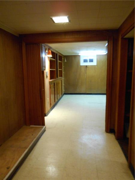 402 Hochberg Road Monroeville, PA 15146 - Photo 23 of 25 Hallway between lower level bedroom and game room.
