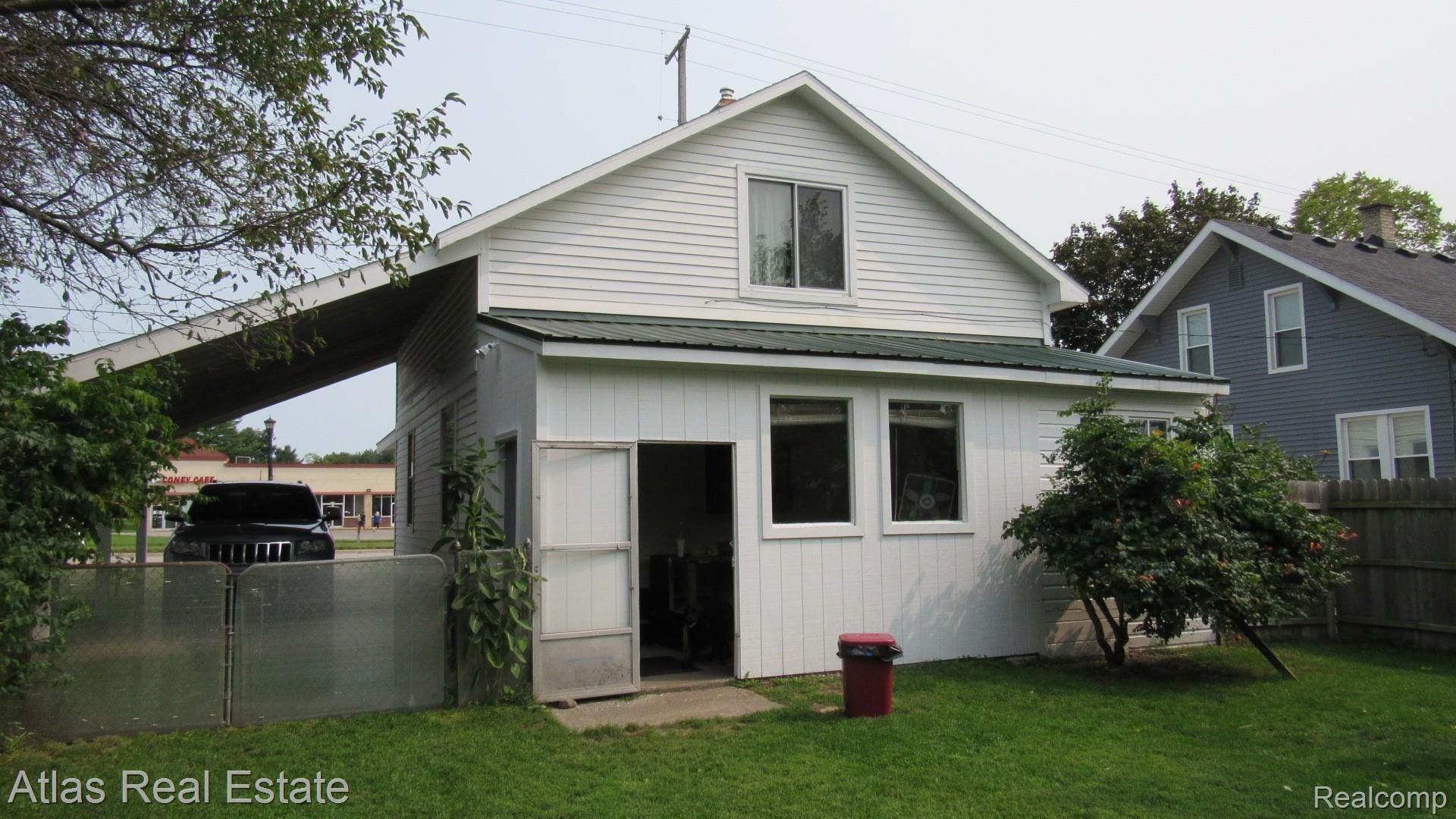 8158 South State Road Goodrich, MI 48438 - Photo 5 of 23 IMG_2647.JPG