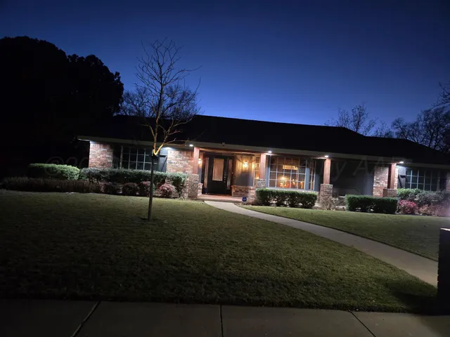 $445,900 | 3700 Huntington Drive, Amarillo, TX 79109