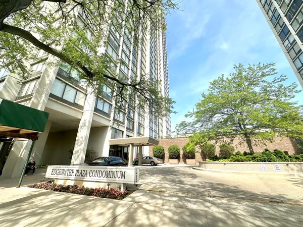 $229,999 | 5455 North Sheridan Road, Unit 908, Chicago, IL 60640