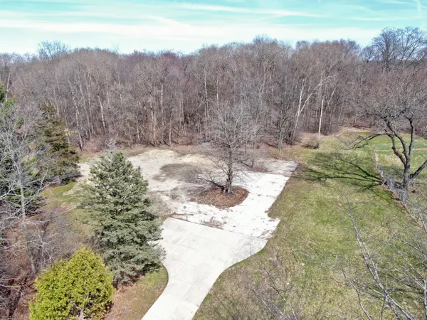 $299,900 | 1365 North Morgan Road, Oconomowoc, WI 53066