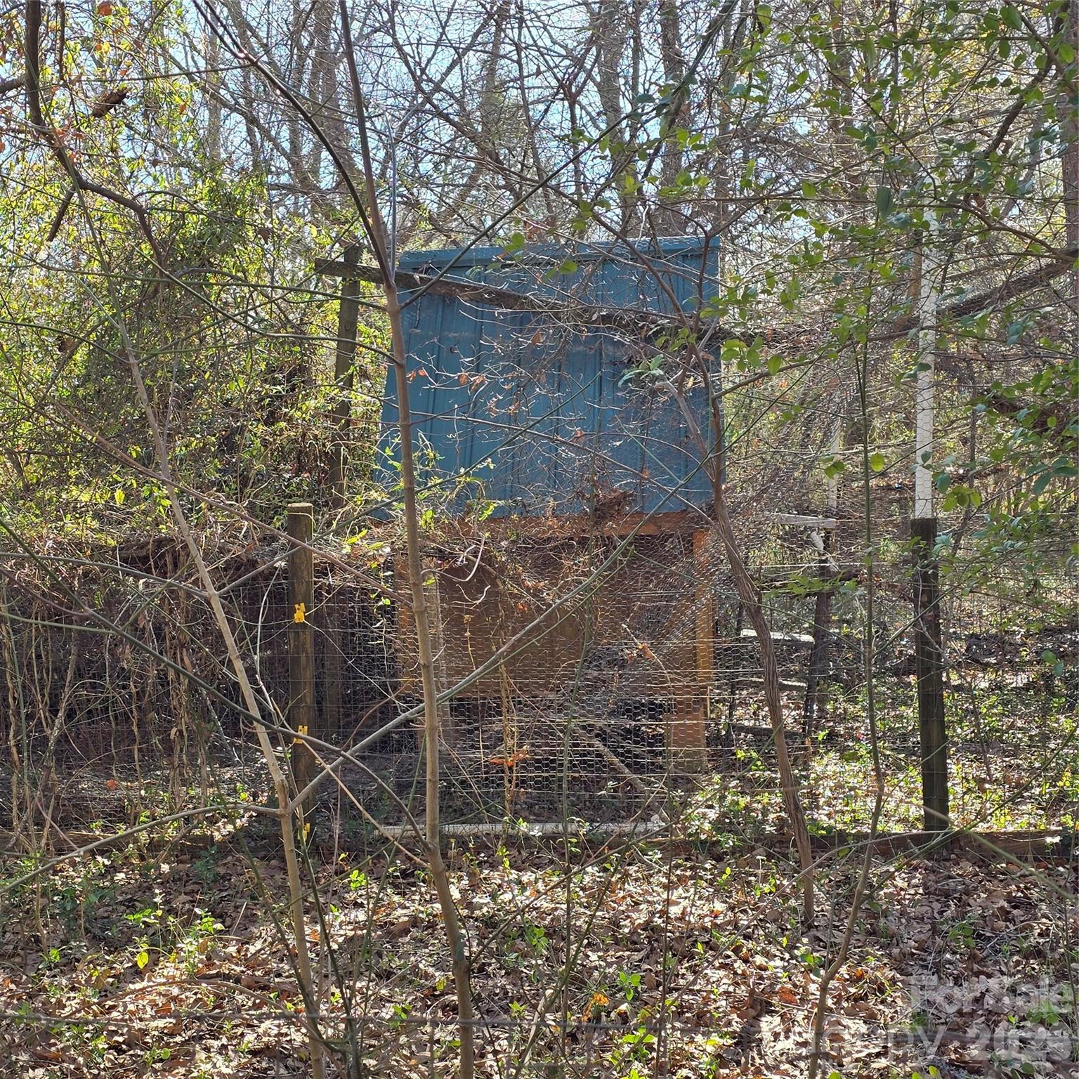 5323 South New Hope Road Belmont, NC 28012 - Photo 30 of 43 a backyard of a building