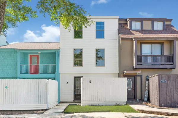 $2,300 | 2022 Lakewood Court, Willis, TX 77318