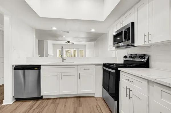 $2,300 | 2022 Lakewood Court, Willis, TX 77318