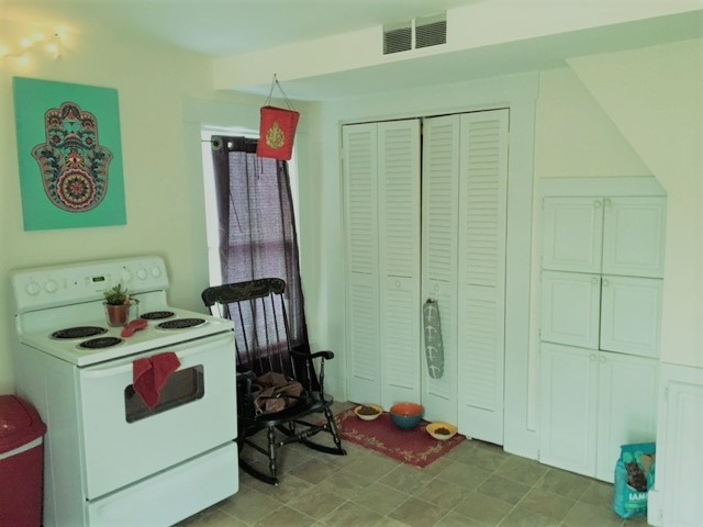 31 Knight Street Rochester, NH 03867 - Photo 2 of 19