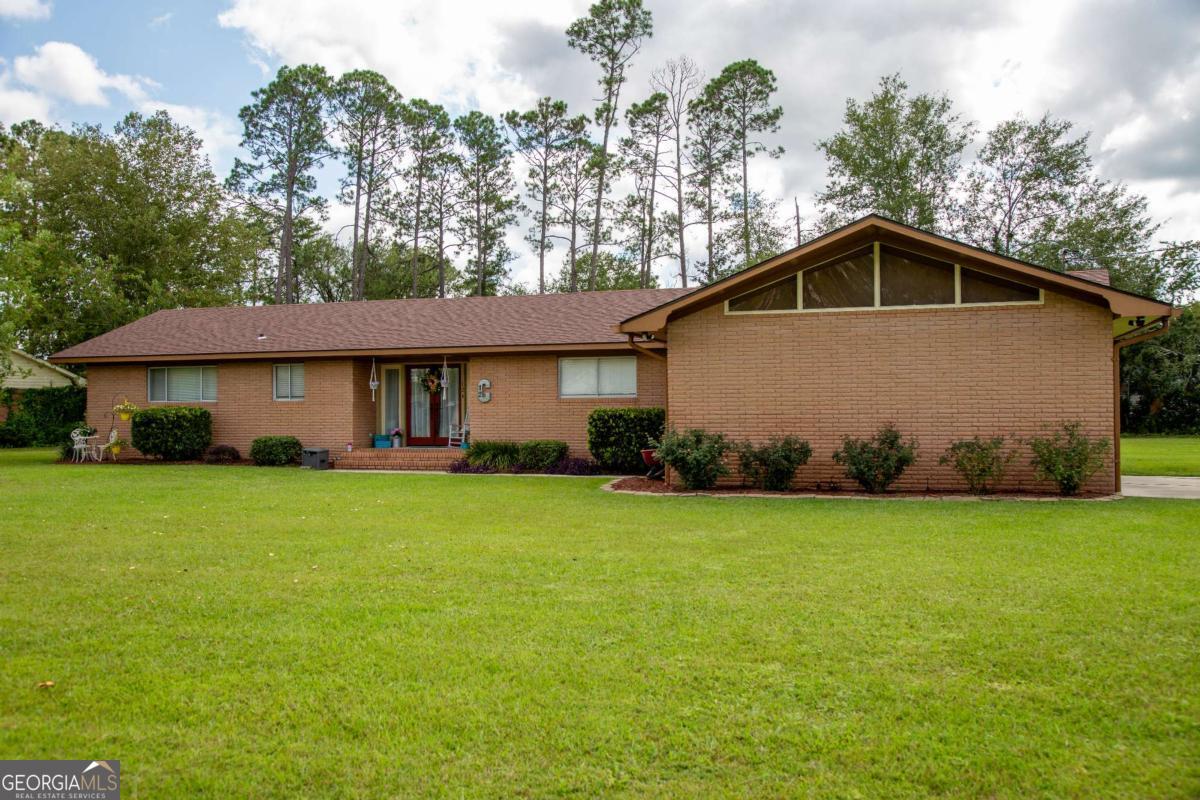 12 Clifton Road Baxley, GA 31513 - Photo 1 of 1 Gallery Image 1