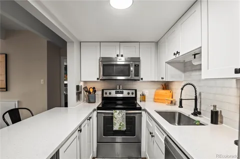 $214,250 | 9725 East Harvard Avenue, Unit 387, Denver, CO 80231