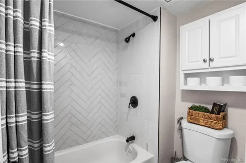 $214,250 | 9725 East Harvard Avenue, Unit 387, Denver, CO 80231