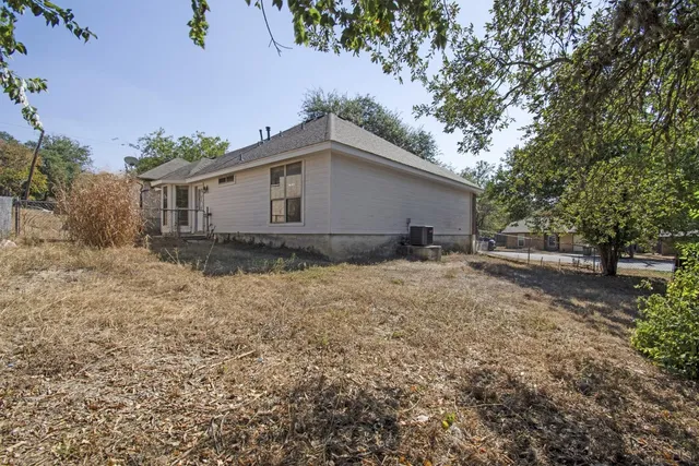 $1,800 | 2016 Castle Gate Circle, San Marcos, TX 78666