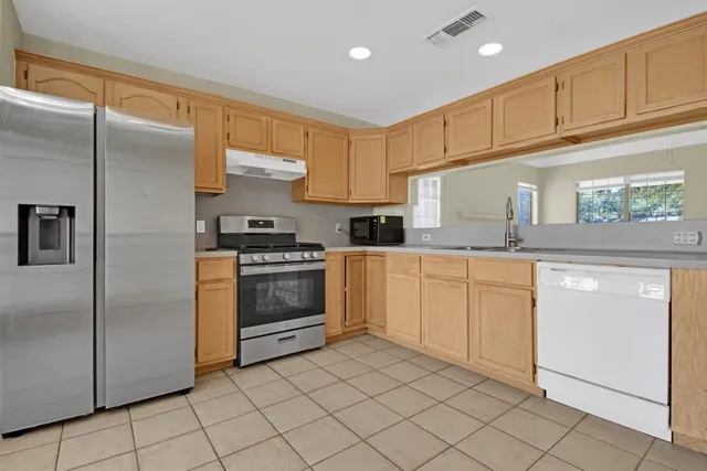 $1,800 | 2016 Castle Gate Circle, San Marcos, TX 78666