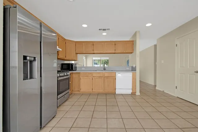 $1,800 | 2016 Castle Gate Circle, San Marcos, TX 78666