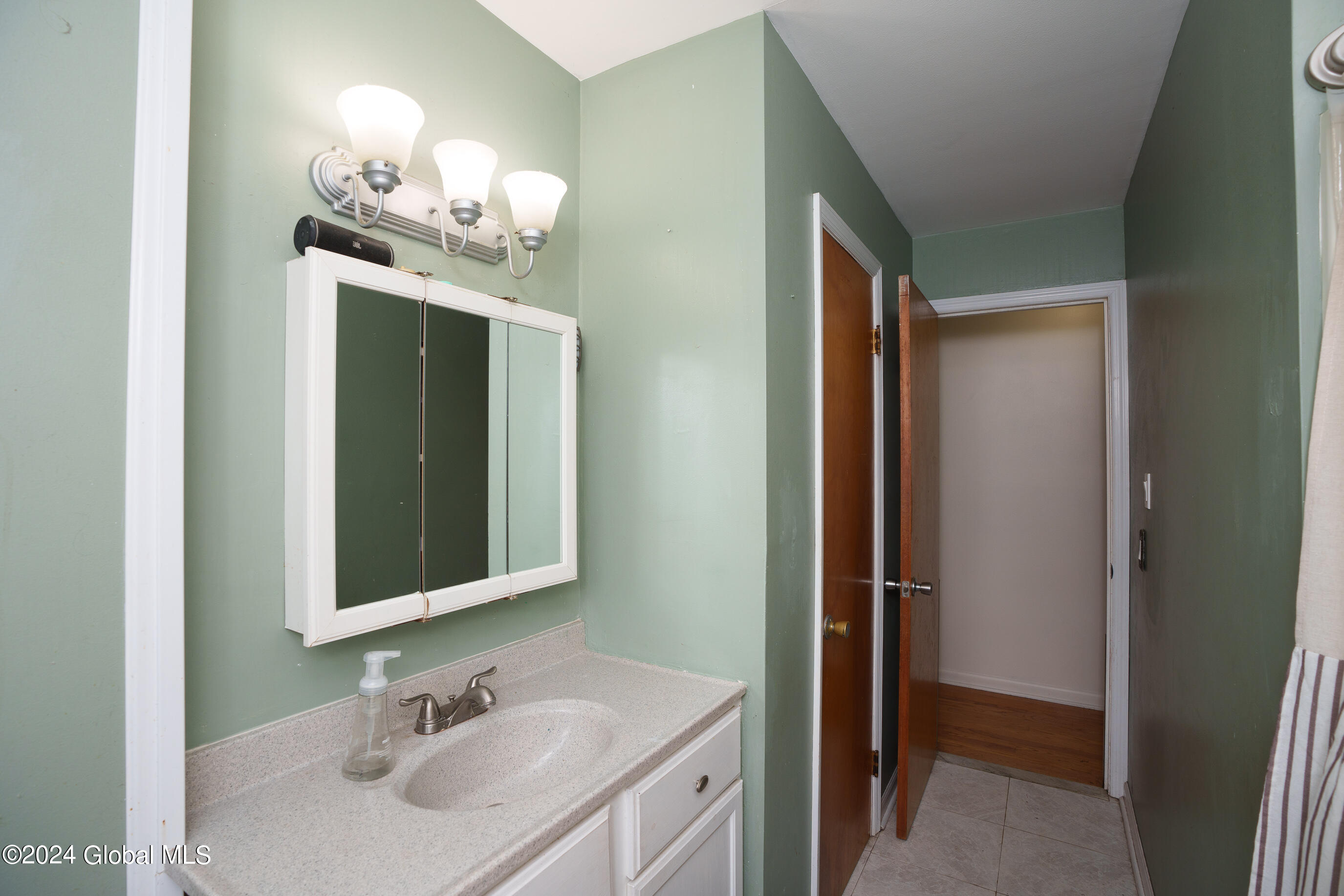 122 Russell Road Albany, NY 12203 - Photo 31 of 39 049-122-Russell-Rd