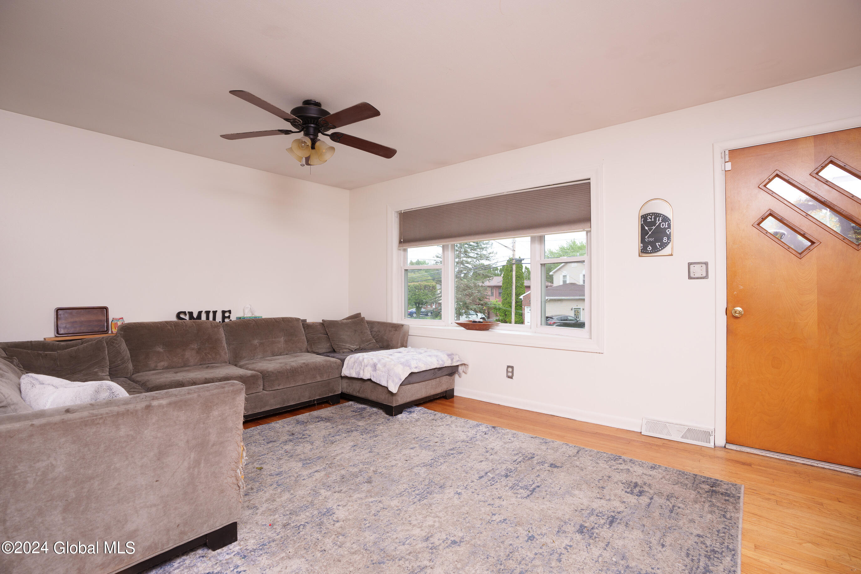 122 Russell Road Albany, NY 12203 - Photo 5 of 39 008-122-Russell-Rd