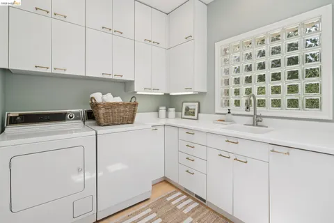 $5,495,000 | 10 Muir Avenue, Piedmont, CA 94610