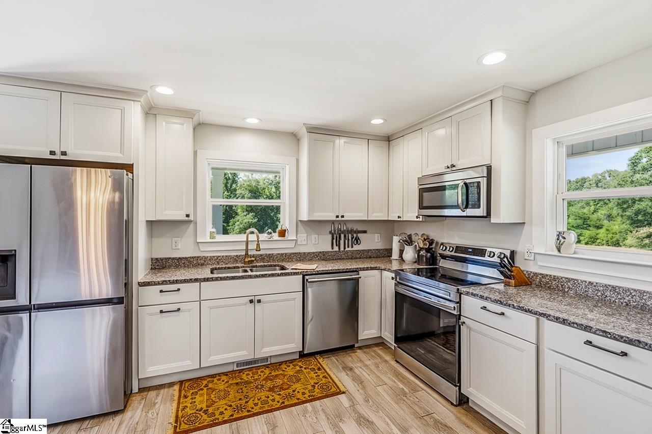 455 Aiken Chapel Road Taylors, SC 29687 - Photo 7 of 48