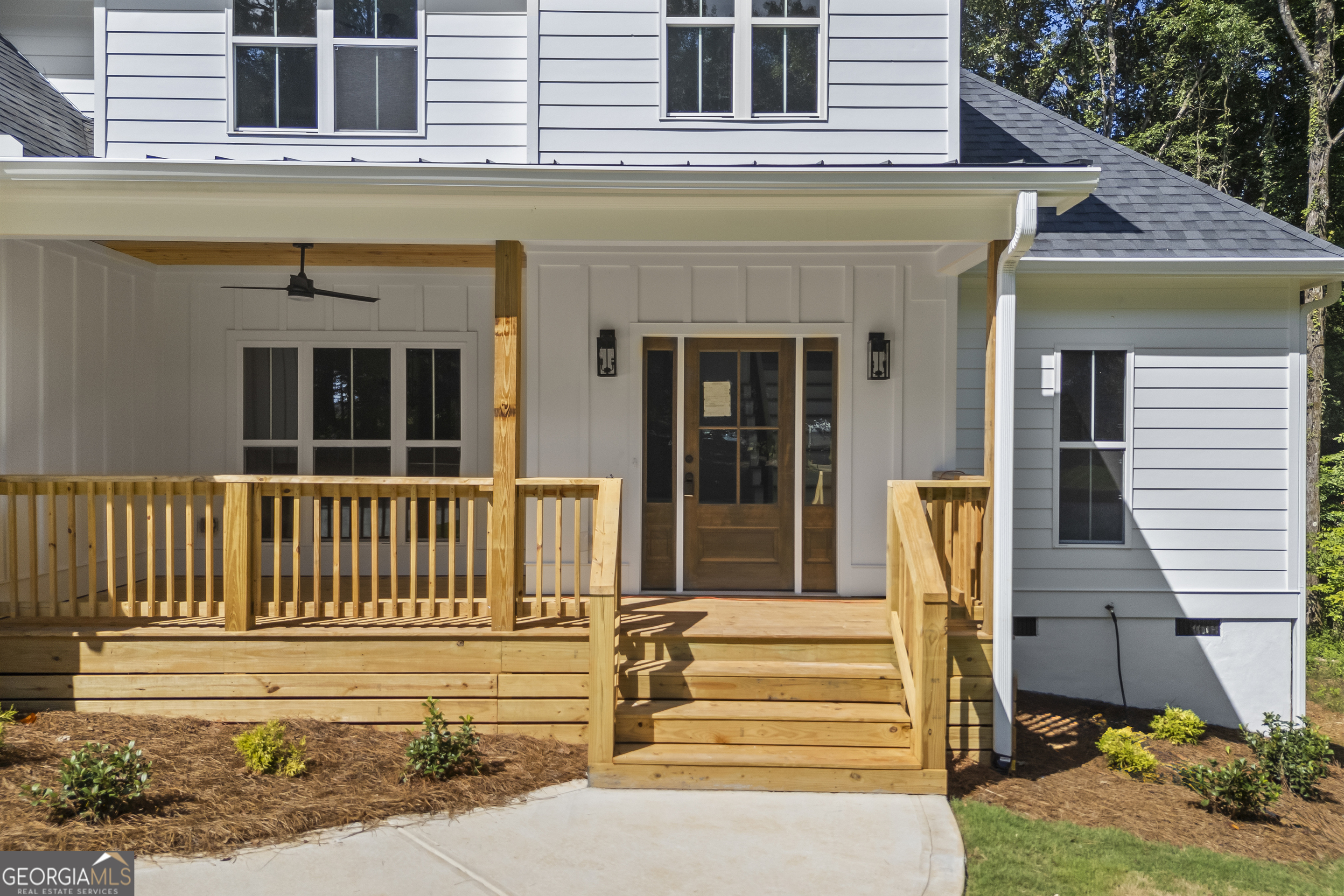 119 Gordon Road Commerce, GA 30530 - Photo 2 of 40 a view of a house with a small yard and wooden floor and fence