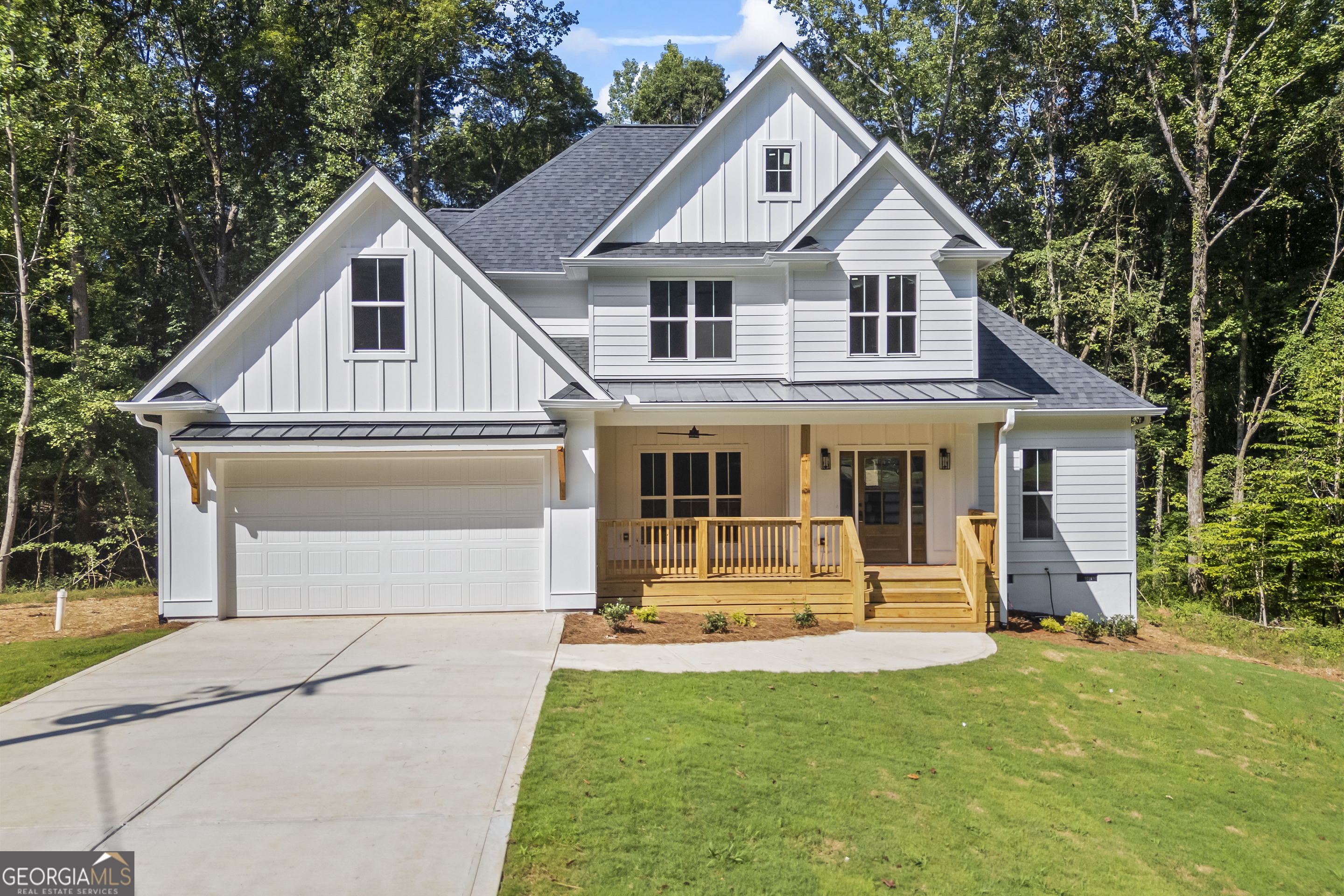 119 Gordon Road Commerce, GA 30530 - Photo 35 of 40 a front view of a house with a yard