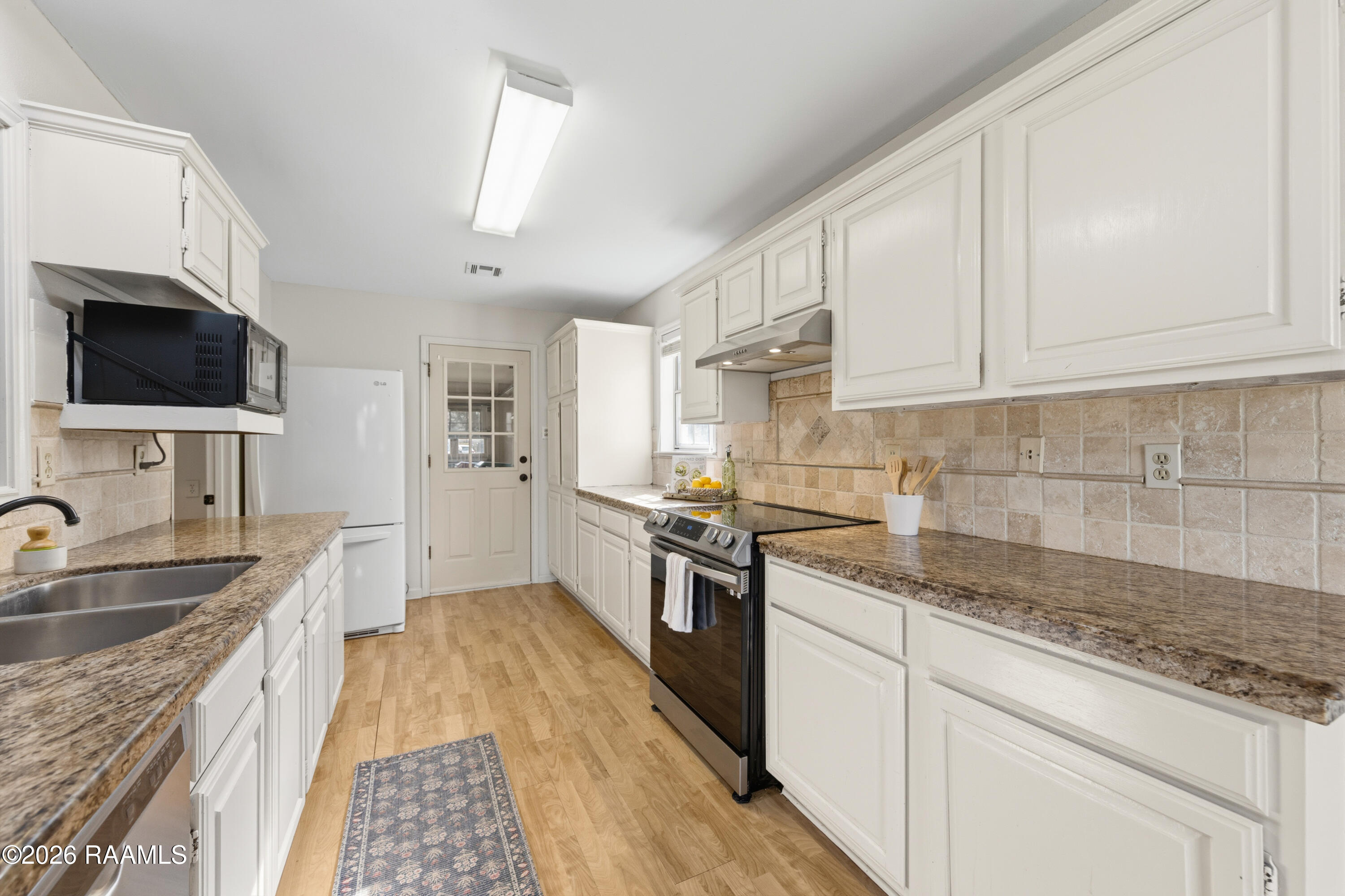 702 Canberra Road Lafayette, LA 70503 - Photo 13 of 30 702Canberra-35