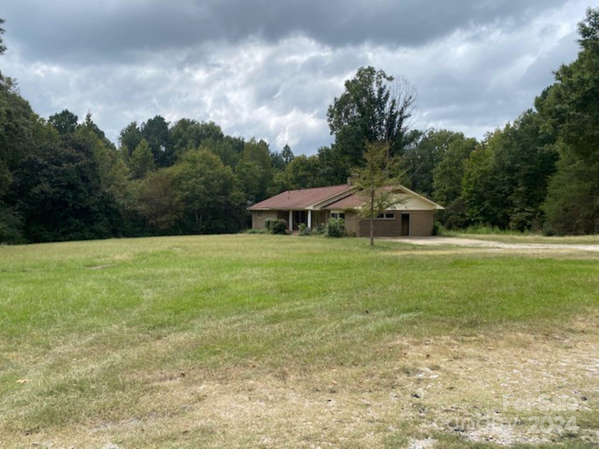 1089 Cedar Spring Road York, SC 29745 - Photo 4 of 27 Gallery Image 4