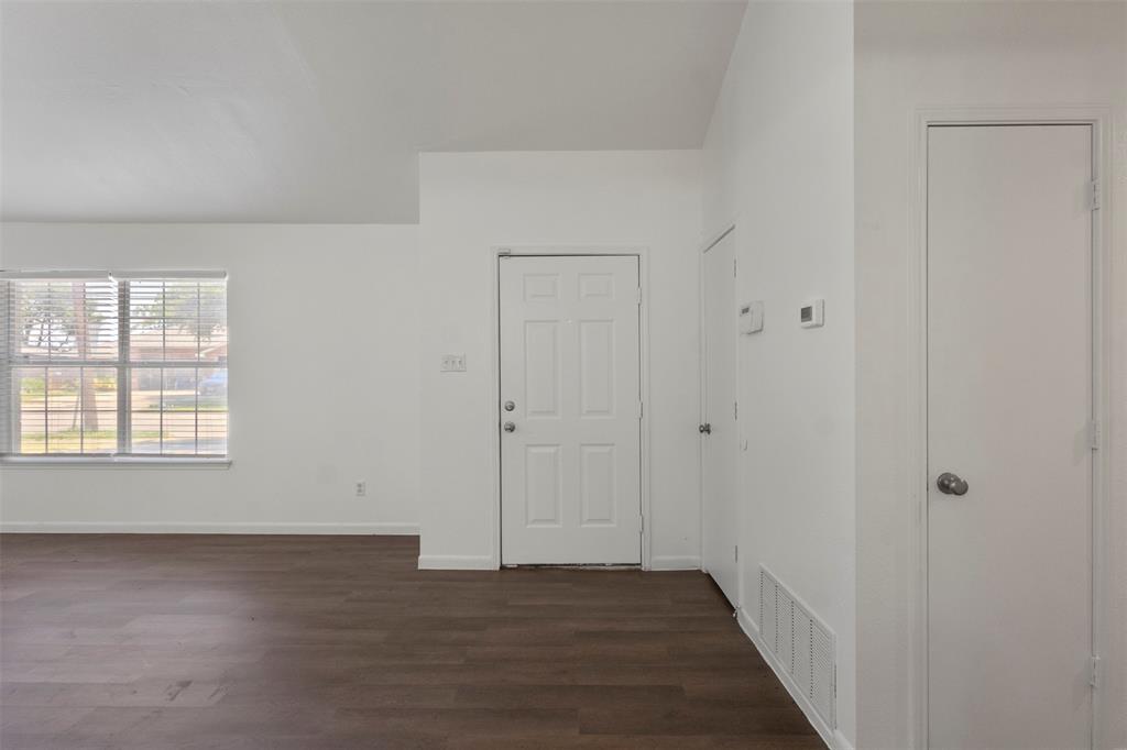 4650 Mexicana Road Dallas, TX 75212 - Photo 3 of 14 Gallery Image 3