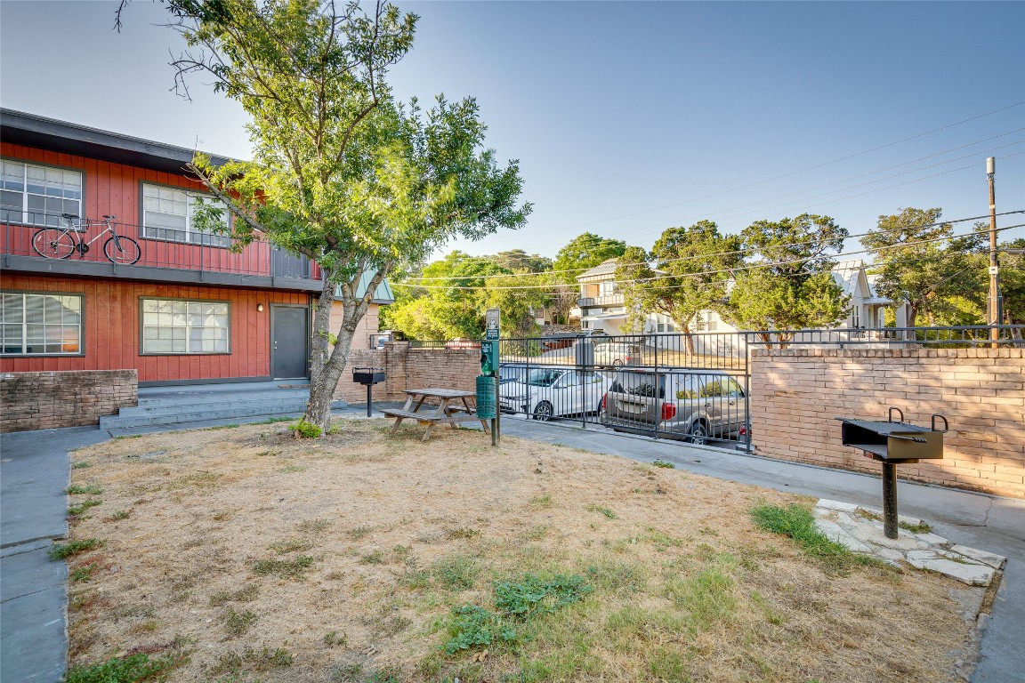 307 East 31st Street, Unit 205 Austin, TX 78705 - Photo 31 of 35 View of yard