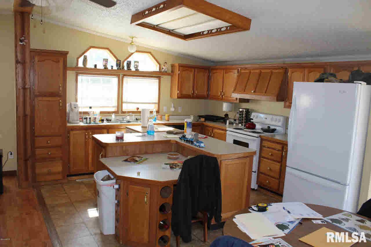 2121 Teske Road Marion, IL 62959 - Photo 11 of 13