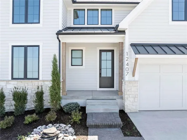 $948,900 | 12407 West 183rd Terrace, Overland Park, KS 66013