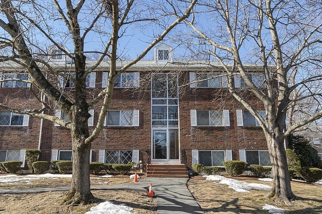 42 Fernview Avenue, Unit 4, North Andover, MA 01845 Compass
