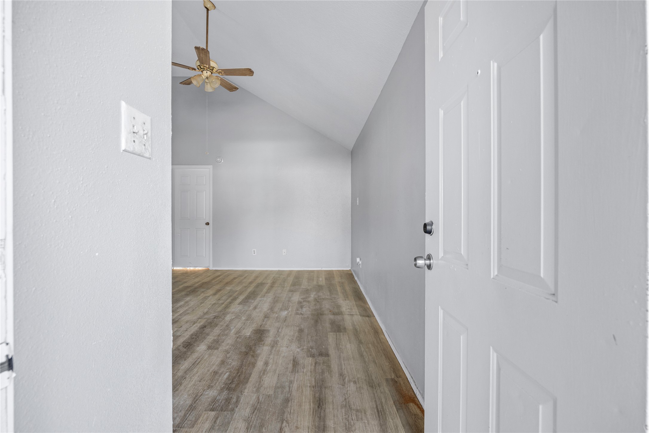 11018 Clark Road Houston, TX 77076 - Photo 3 of 25