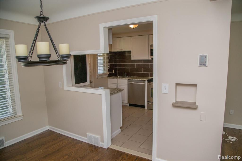 1522 West Webster Road Royal Oak, MI 48073 - Photo 6 of 33
