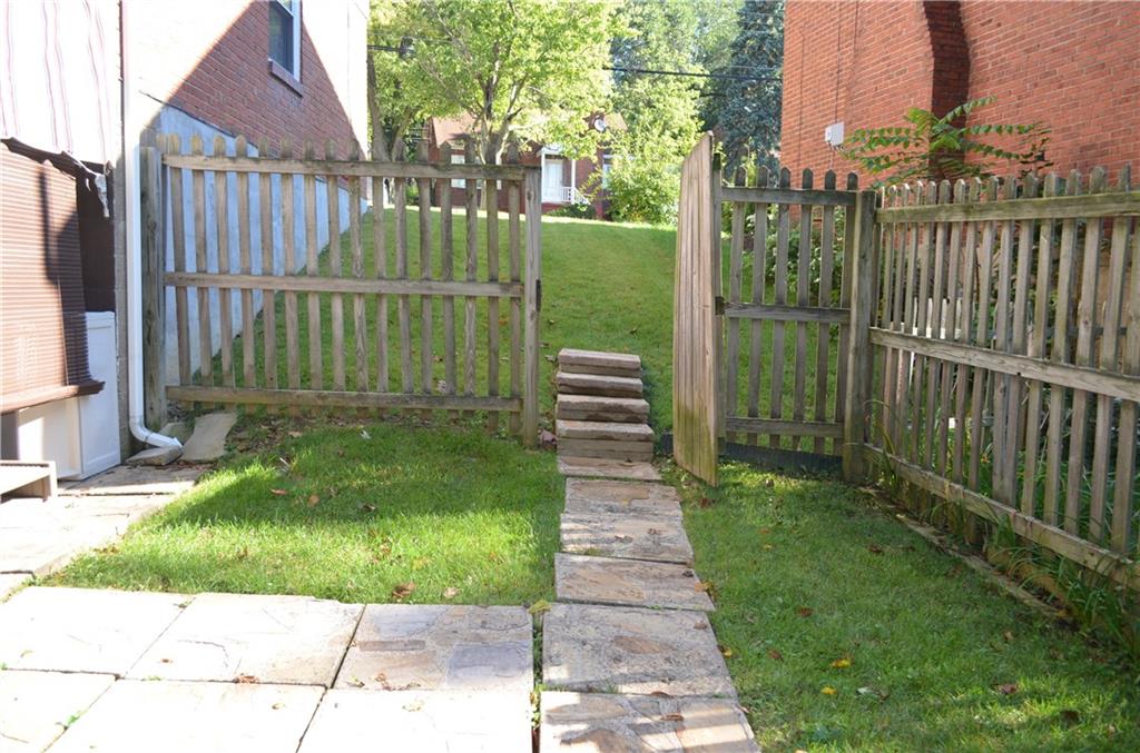474 Haverhill Road Mt. Lebanon, PA 15228 - Photo 20 of 20 yard