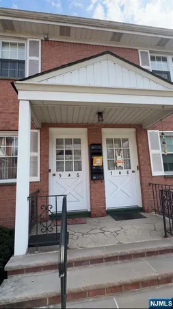 $1,700 | 250 Rochelle Avenue, Unit A5, Rochelle Park, NJ 07662