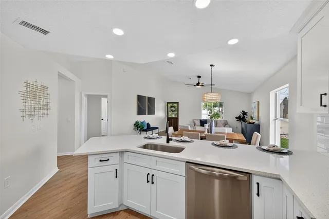 $425,000 | 2702 West St John Street, Tampa, FL 33607