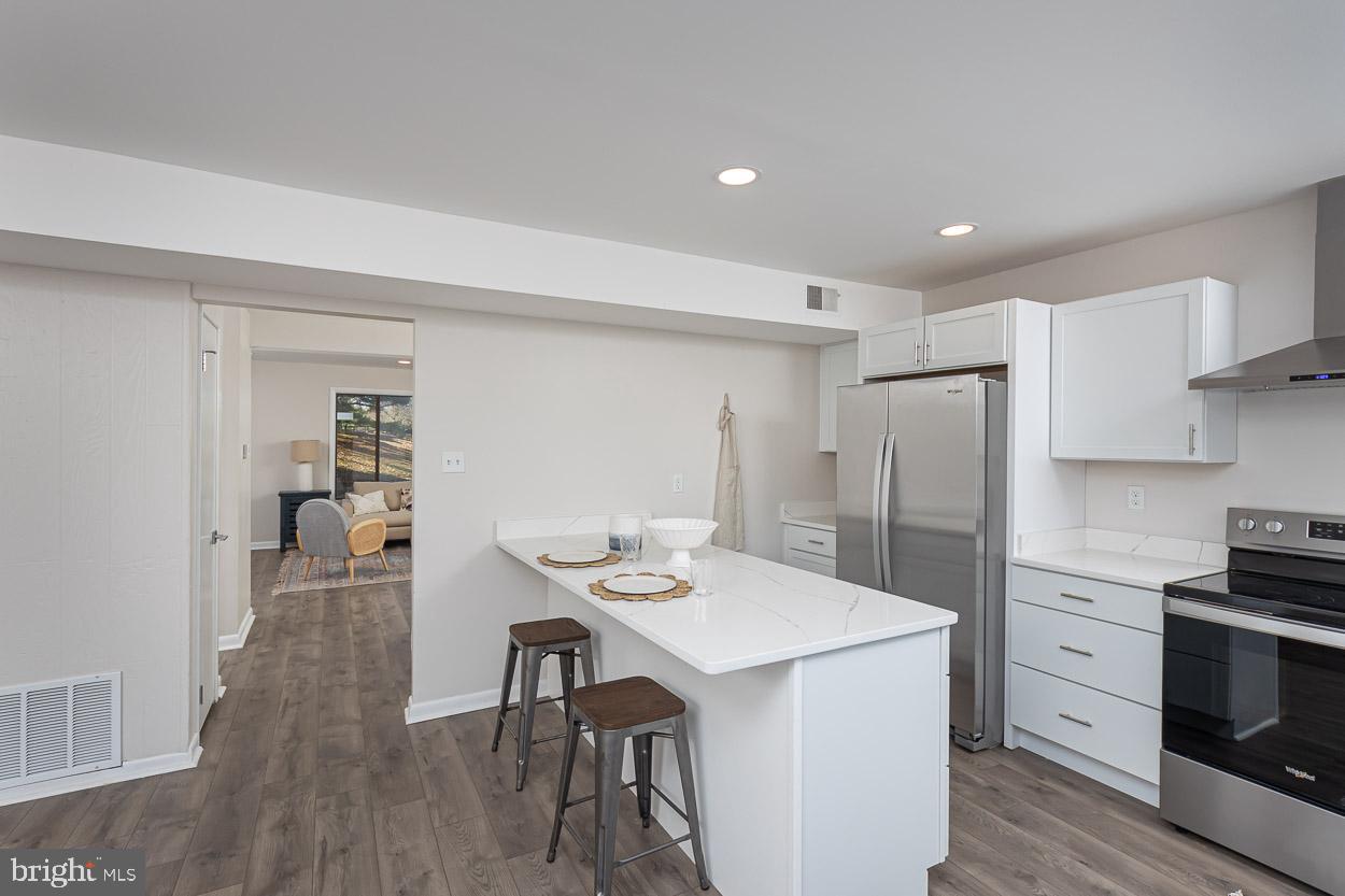 9054 Centerway Road Gaithersburg, MD 20879 - Photo 3 of 40