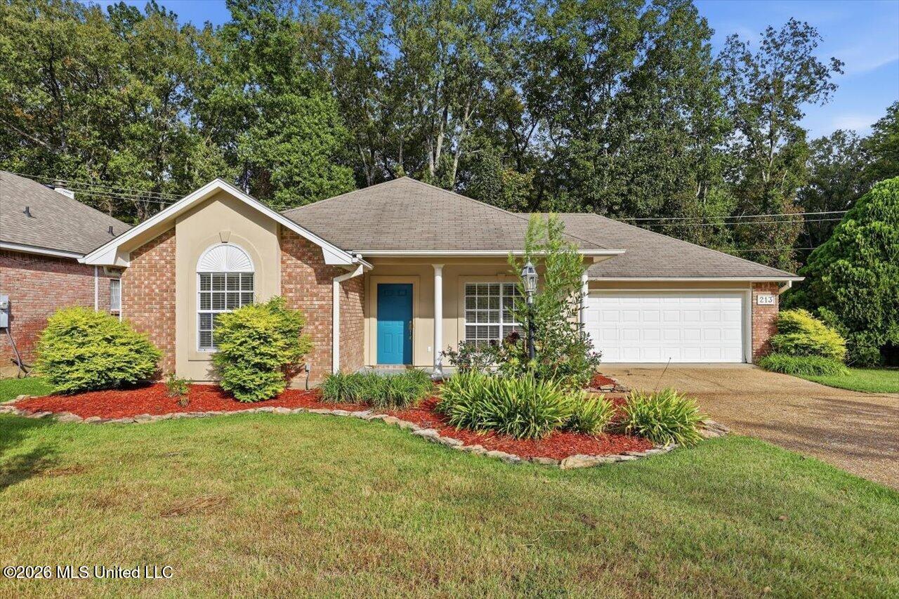 213 Twin Clinton, MS 39056 - Photo 1 of 26 01-213 Twin Lakes S _ Hometoursms.com