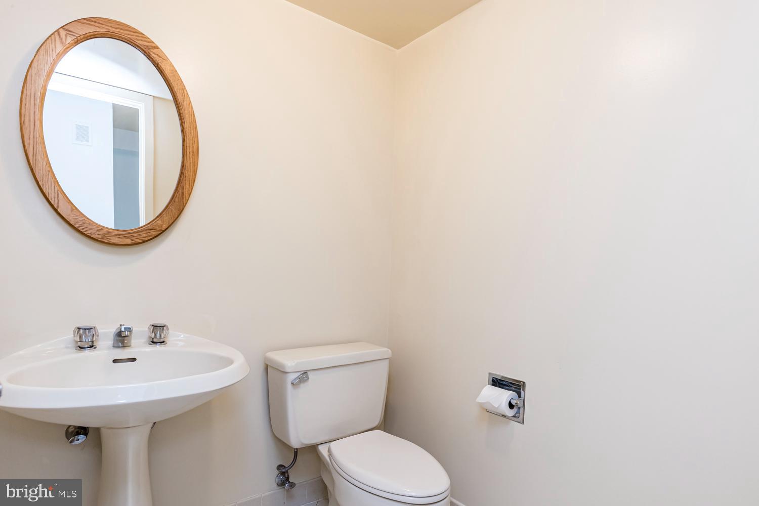 5501 Seminary Road, Unit 402S Falls Church, VA 22041 - Photo 15 of 34 Half Bath