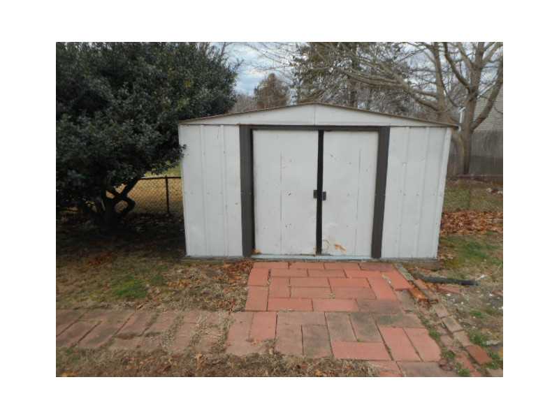 34 Ridgeway Drive Warren, RI 02885 - Photo 3 of 14 Yard/Garden.