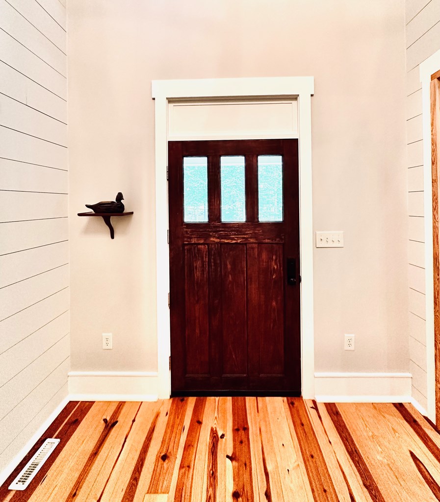 403 Gary Road Hodges, SC 29653 - Photo 12 of 91