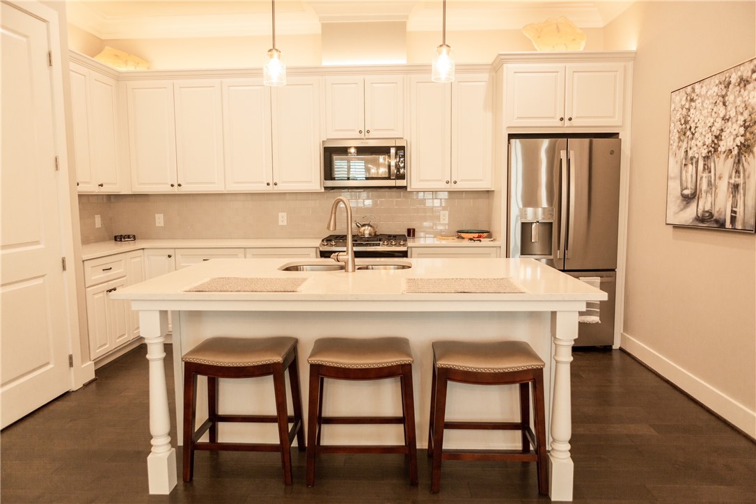 210 Tuttle Street Clemson, SC 29631 - Photo 16 of 39 Bright kitchen