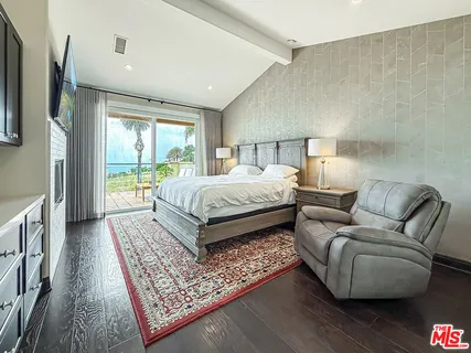 $2,285,000 | 6416 Lunita Road, Unit 108, Malibu, CA 90265