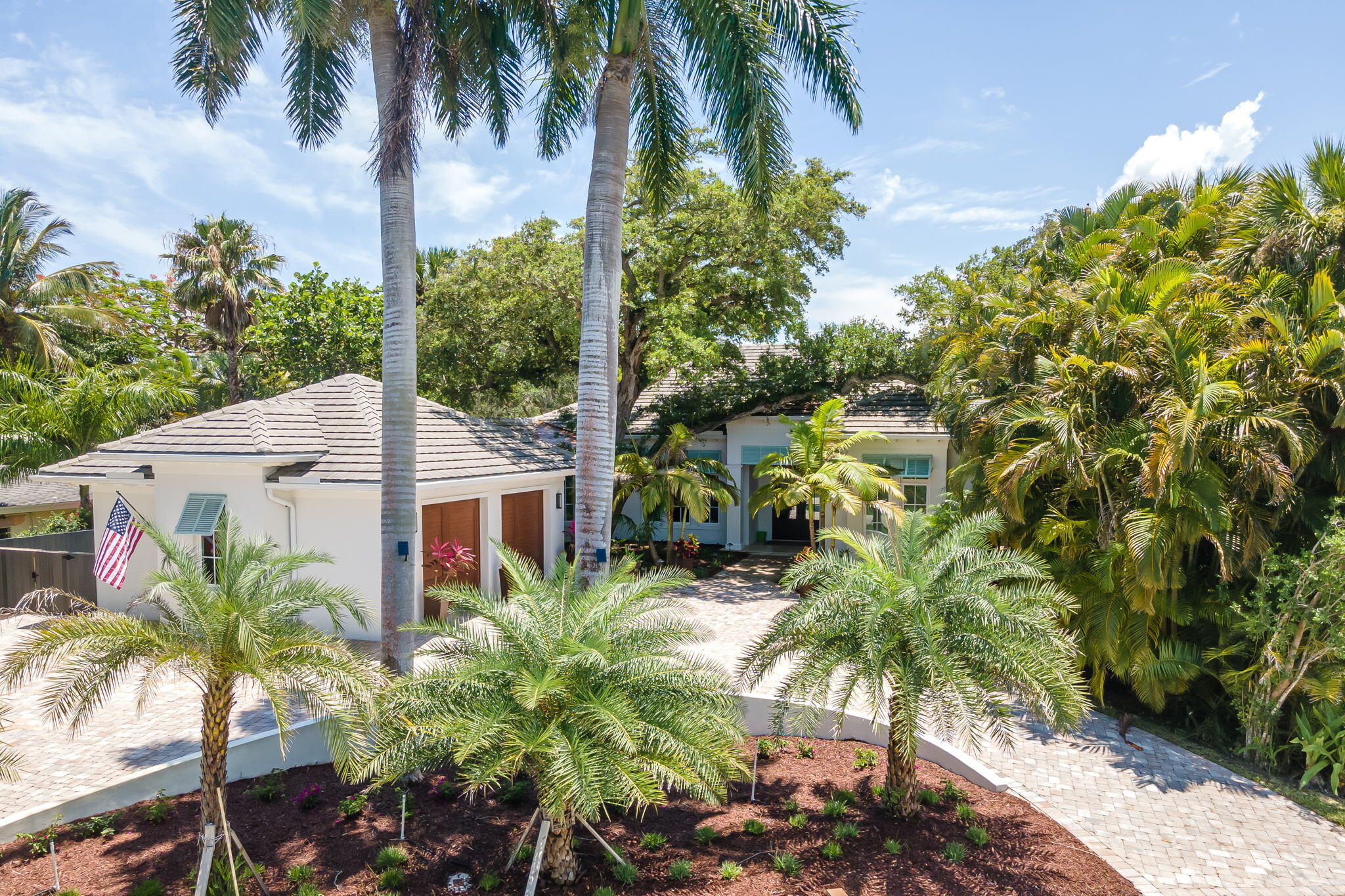 544 Live Oak Road Vero Beach, FL 32963 - Photo 2 of 55 web_544 Live Oak Rd50