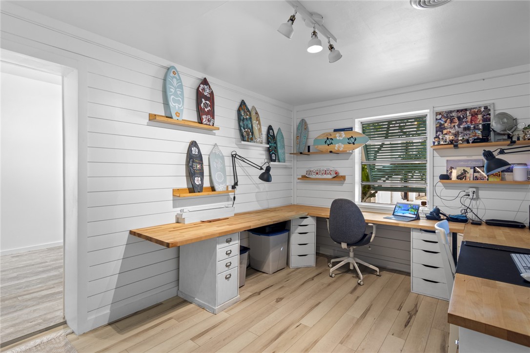 1908 37th Avenue Vero Beach, FL 32960 - Photo 17 of 34 a room with a workspace and a window