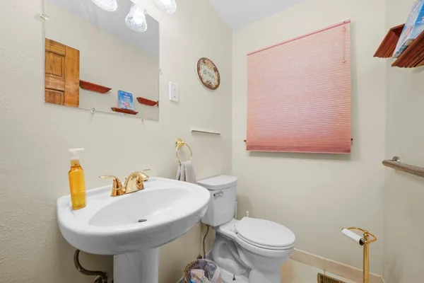 $500,000 | 245 Tanglewood Court, Elk Grove Village, IL 60007