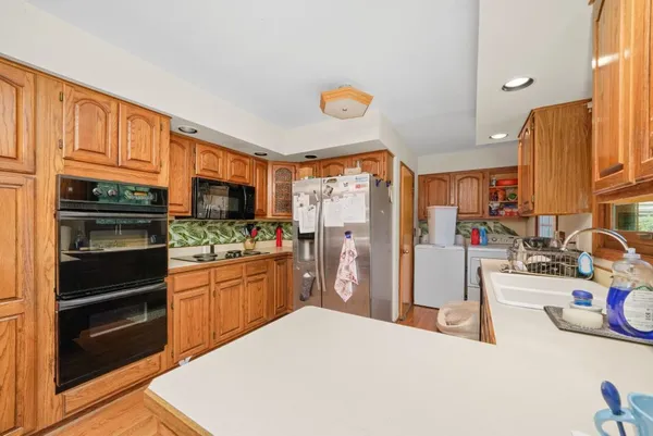 $500,000 | 245 Tanglewood Court, Elk Grove Village, IL 60007
